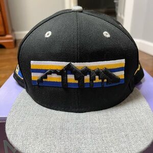 New Era Kids Black and Gray Mountain Hat